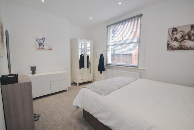 2 bed Apartment to rent Image 6