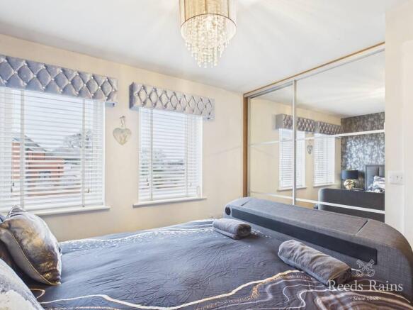 4 bed Detached for sale Image 10