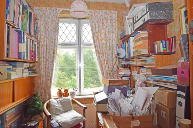 73 Twatling Road, bed 3.jpg