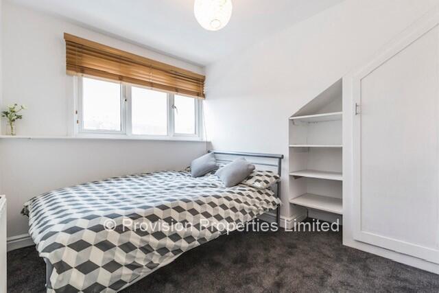 5 bed Terraced to rent Image 7