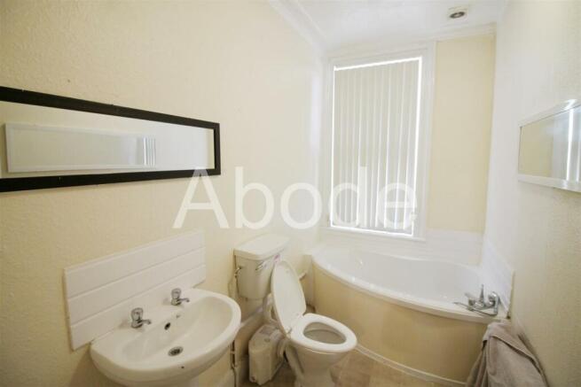7 bed House to rent Image 9