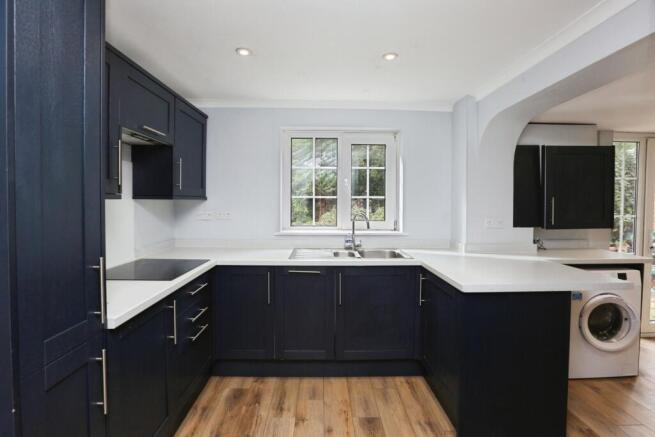 Clandon Drive, Eastleigh, Hampshire, SO50 photo 2