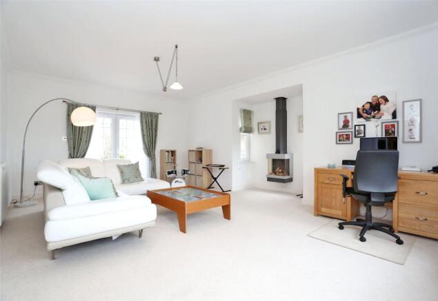Sitting Room/Bed 4