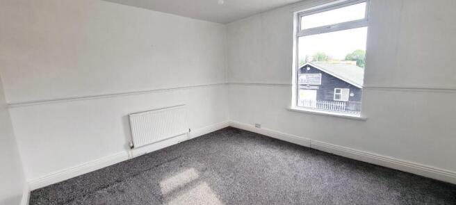 2 bed Semi-Detached to rent Image 7
