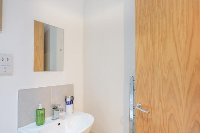 1 bed Flat for sale Image 6