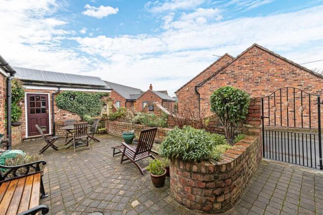Courtyard Garden
