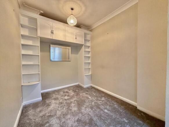 2 bed Semi-Detached to rent Image 9