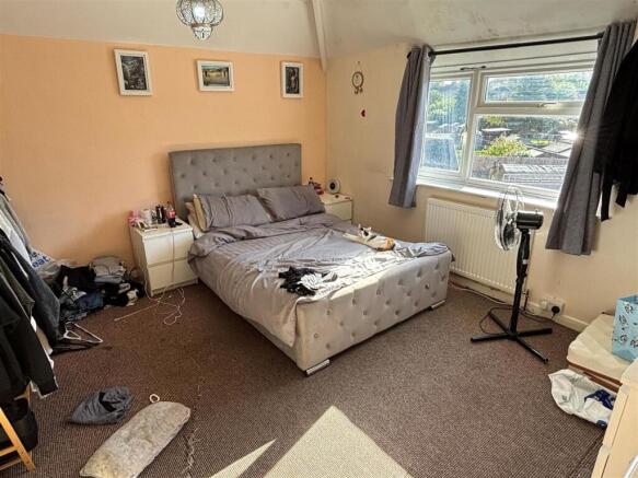 bed 1.jpg