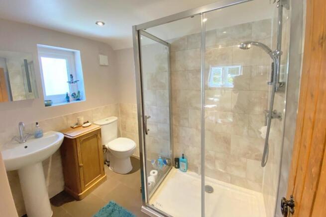 Lynwood Cottage Snug EnSuite.jpg