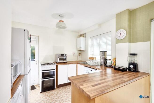 Kitchen / /Dining Area