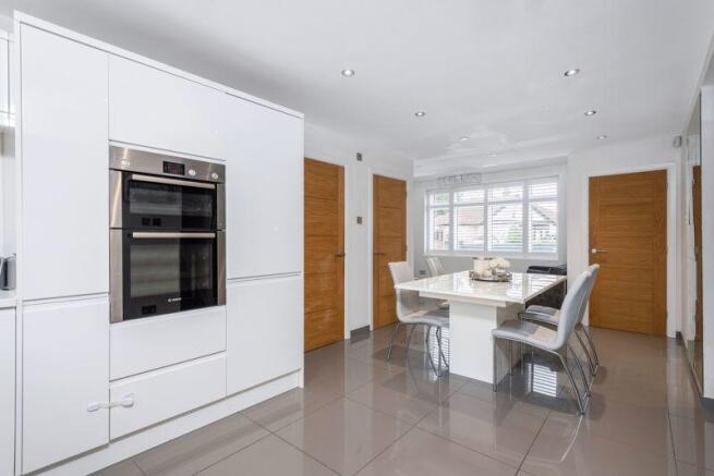 KITCHEN / DINER
