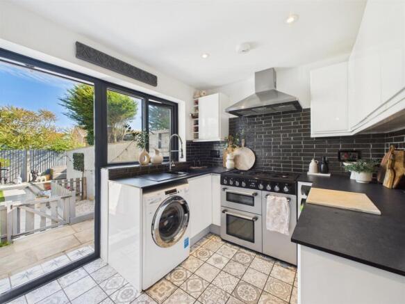 kitchen 1 .jpg