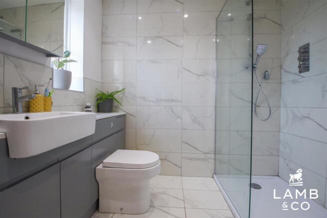 EN-SUITE: