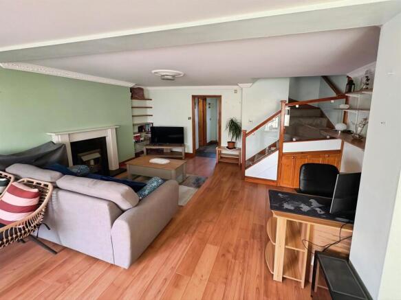 3 bed Semi-Detached for sale Image 5