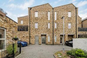 Flat 3, 3 Woolmore House, Morshead Yard, Hampton TW12 2EU