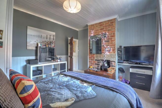 Bedroom 2 (Double)