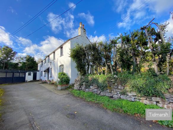 4-bed detached on Manor Farm Cottage Bilbrook Road, Codsall WV8 1ER, £350,000