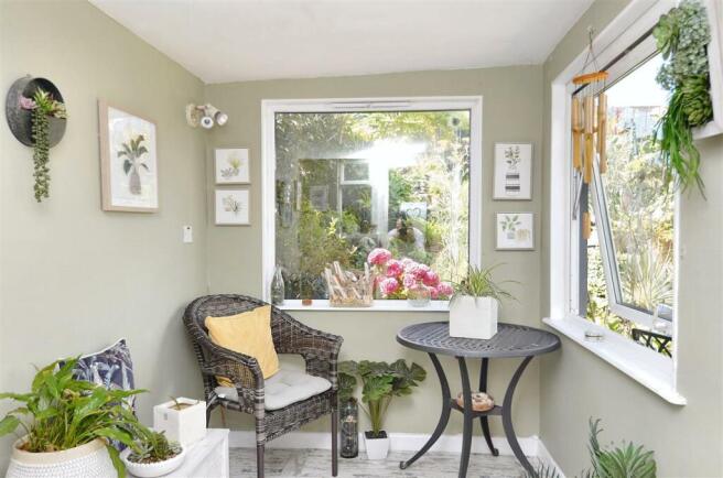 GARDEN ROOM