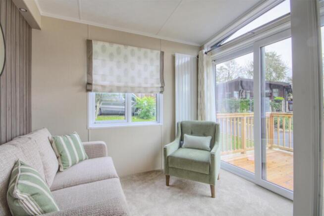 2 bed Mobile Home for sale Image 5