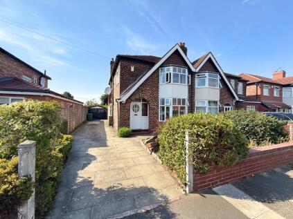 Edale Grove, Sale, M33