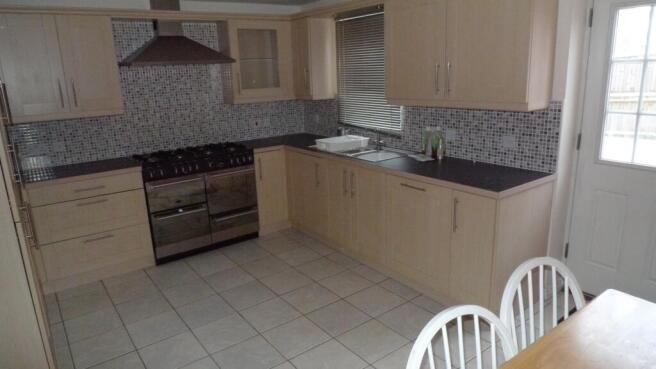 37 Blackthorne Drive kitchen