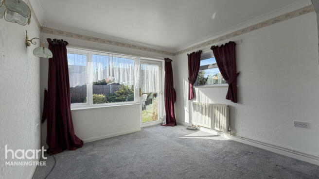 Seaton Close, Lawford, Manningtree, Essex photo 3
