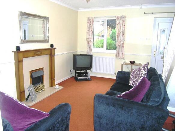 Lounge 2 of 2