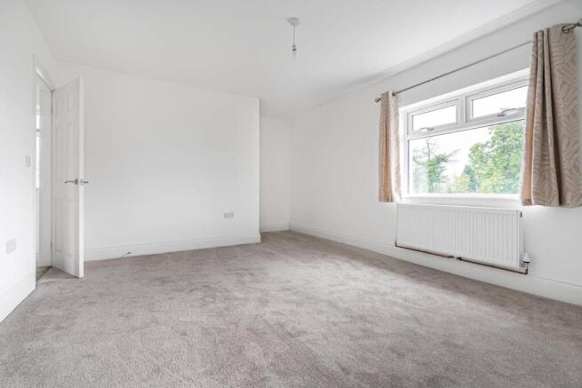 3 bed Semi-Detached to rent Image 11