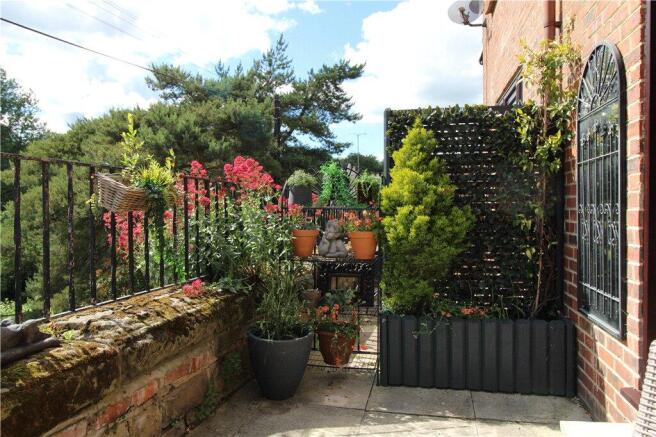 2 bed Terraced for sale Image 12