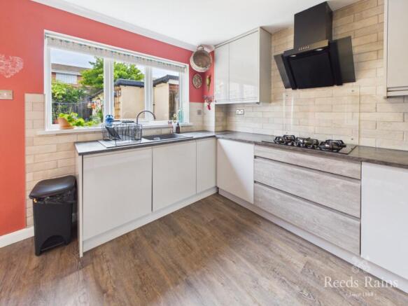 3 bed Semi-Detached for sale Image 9