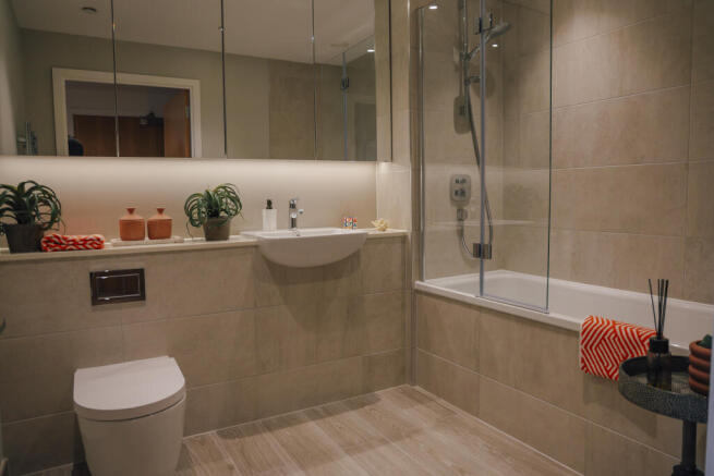 Upper East, Bromley by bow, E3 photo 4