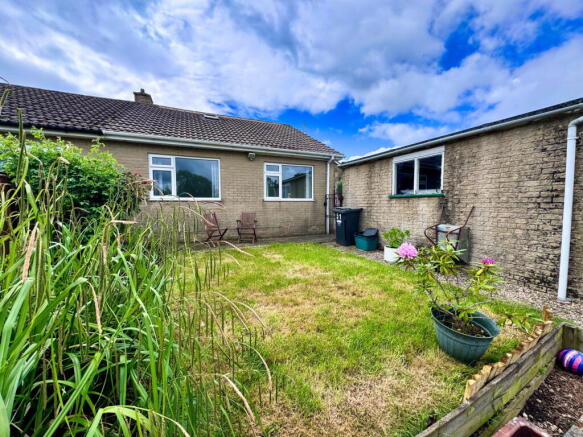 2 bed Semi-Detached Bungalow for sale Image 9