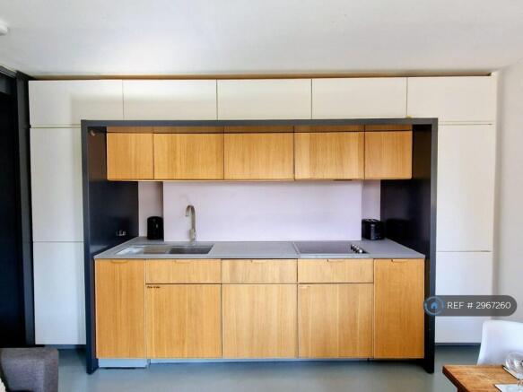 Oak Kitchen With Integrated Appliances.