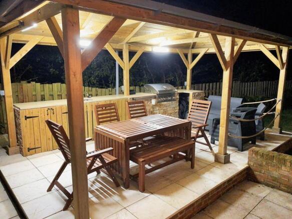Outdoor Kitchen
