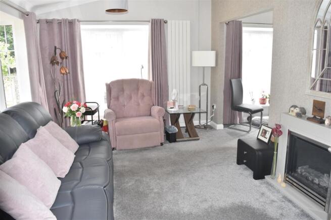 2 bed Park Home for sale Image 2