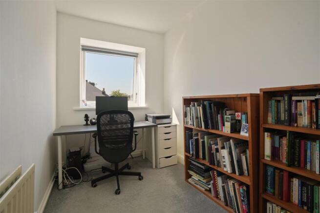 3 bed Terraced for sale Image 10