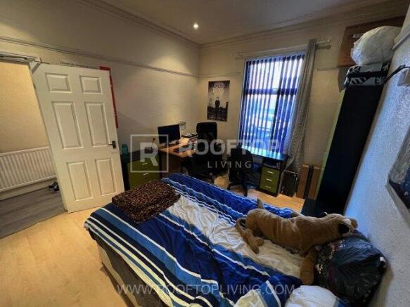 6 bed House Share to rent Image 4