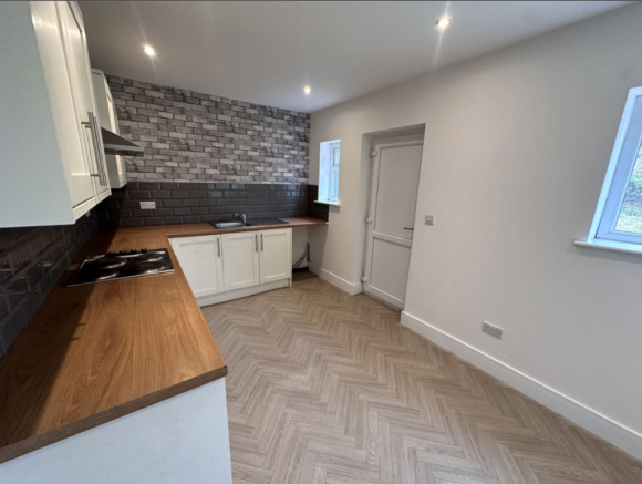 Whinfield Drive, Keighley, BD22 photo 2