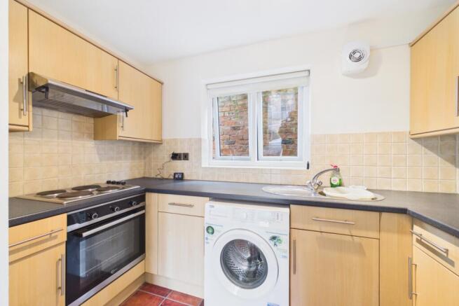 CAM02279G0-PR0075-STILL002