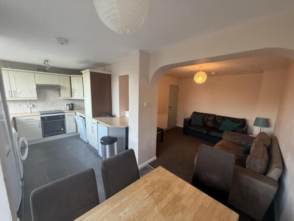 5 Bedroom House - Penhill Crescent