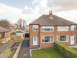 16, Field End Gardens, Halton, Leeds LS15 0QH
