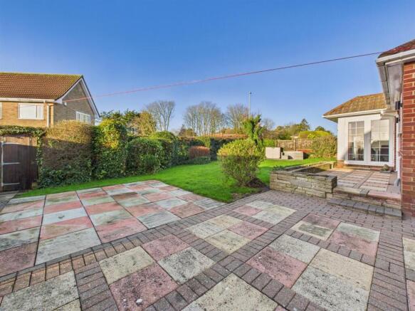 5 bed Detached for sale Image 10