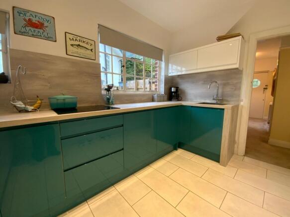 Photo 10