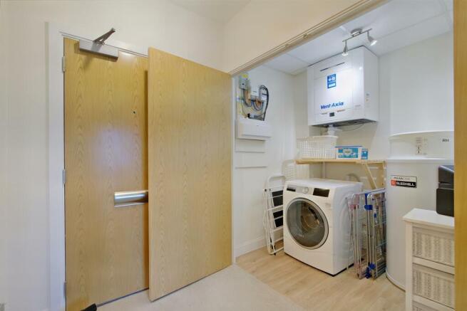 2 bed Apartment for sale Image 11