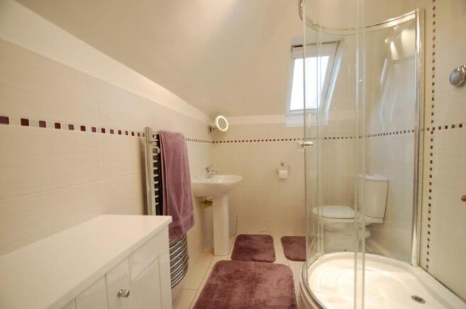 En suite shower
