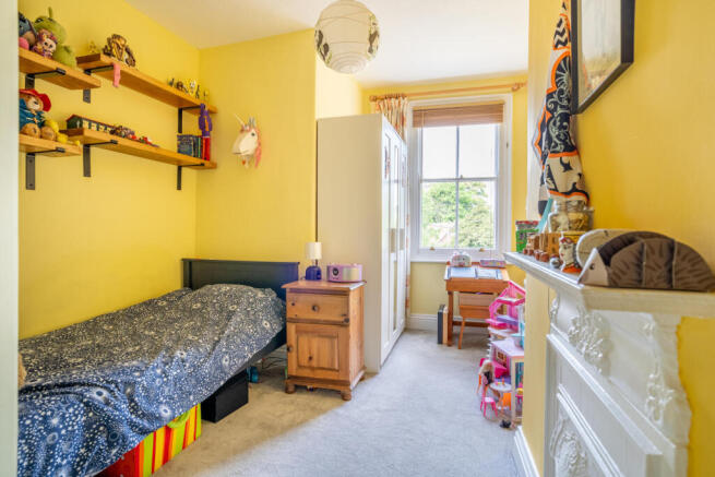 5 bed Town House for sale Image 10