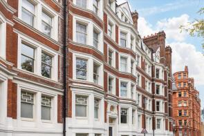 76, Ridgmount Gardens, London WC1E 7AX