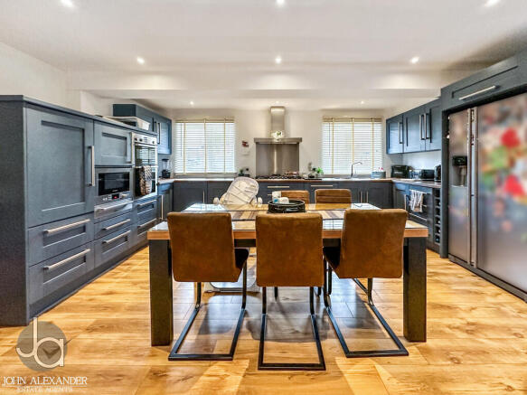 20250208_11092176...