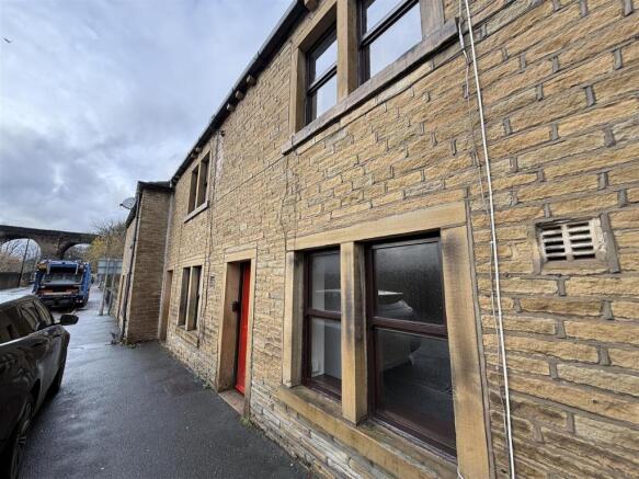 1 bed Terraced to rent Image 4