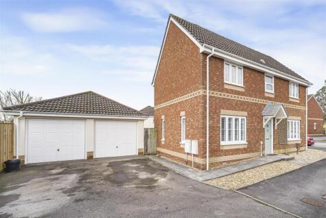 Clos Henblas, Bridgend